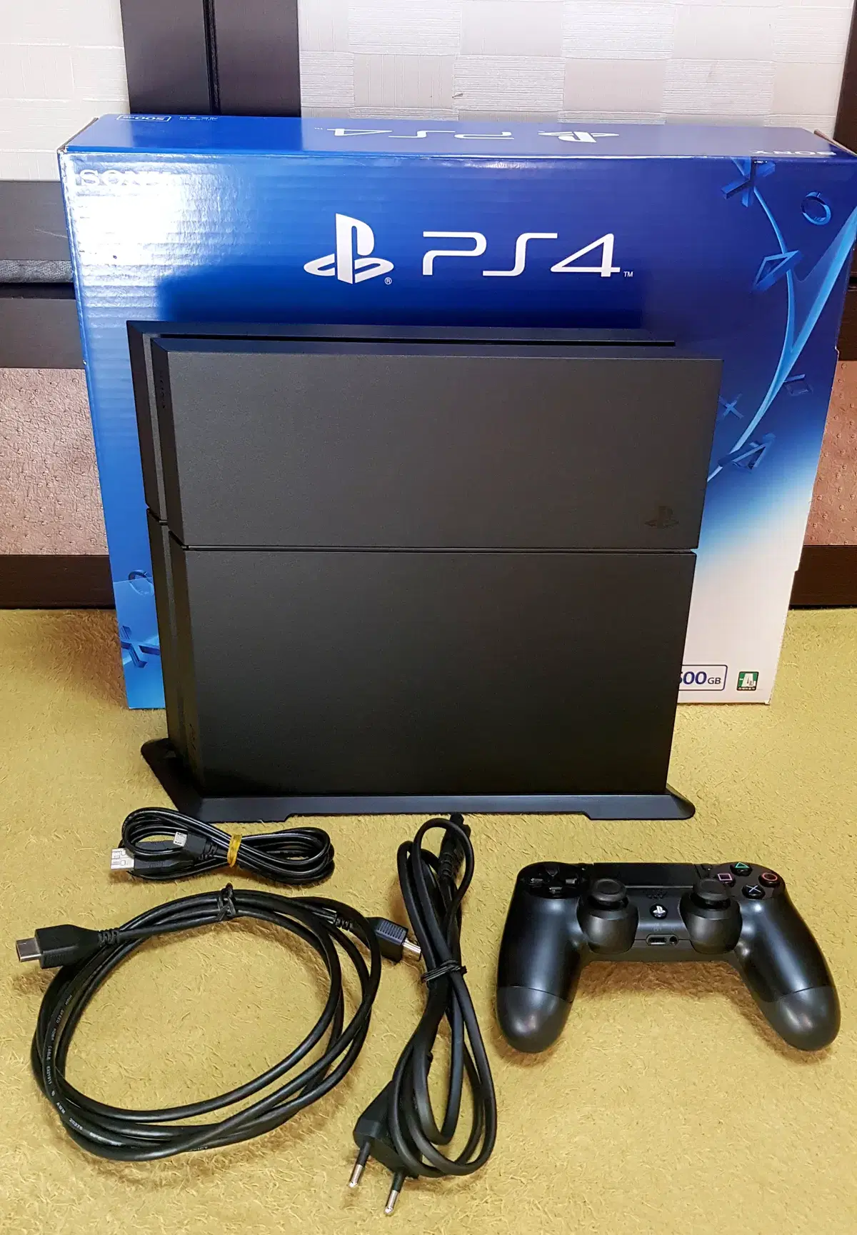 PS4(CUH-1205A) 박스풀셋 팝니다.